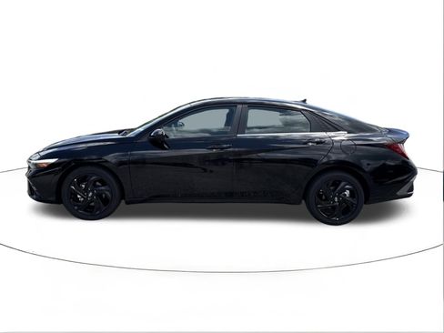 New 2026 Hyundai Elantra SEL Sport FWD image 6