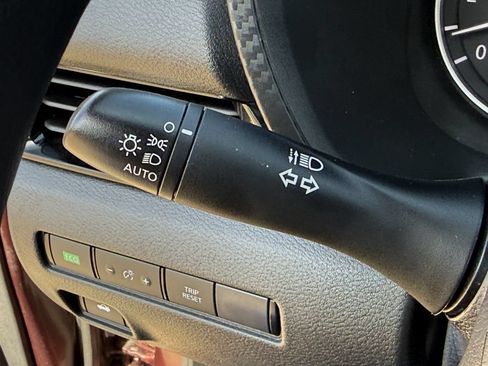 Used 2025 Nissan Sentra SV FWD image 22