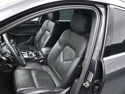 Used 2025 Porsche Macan AWD/4WD image 8