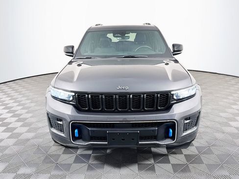 Used 2023 Jeep Grand Cherokee Overland image 2