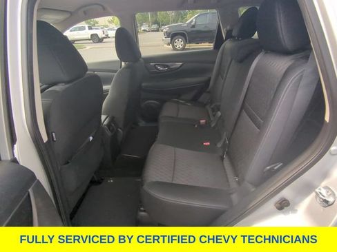 Used 2017 Nissan Rogue SV FWD image 37