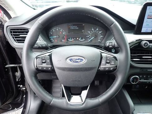 Used 2022 Ford Escape SE w/ SE Sport Appearance Package AWD/4WD image 25