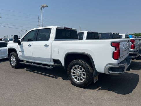 Used 2025 Chevrolet Silverado 2500 LTZ w/ LTZ Premium Package AWD/4WD image 3