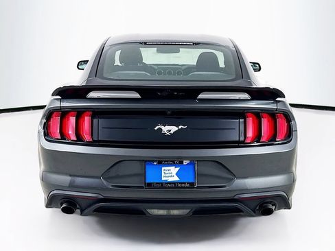 Used 2018 Ford Mustang Coupe RWD image 6