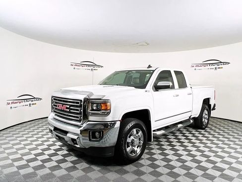 Used 2016 GMC Sierra 2500 SLT w/ Suspension Package, Off-Road image 4