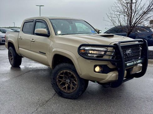 Used 2019 Toyota Tacoma TRD Sport w/ Technology Package AWD/4WD image 7