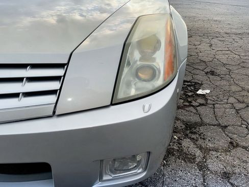 Used 2004 Cadillac XLR RWD image 10