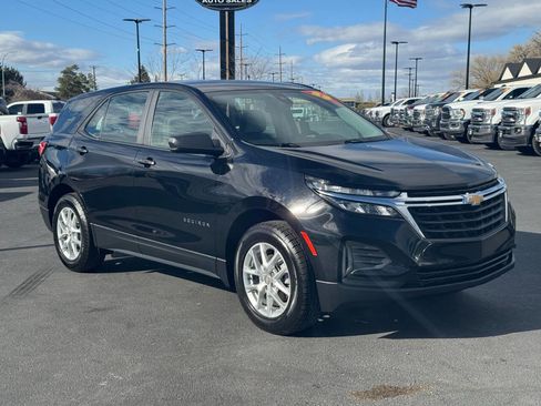 Used 2023 Chevrolet Equinox LS AWD/4WD image 3
