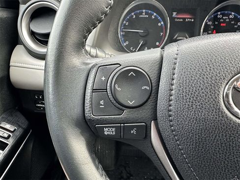 Certified 2017 Toyota RAV4 Limited image 9