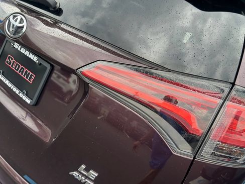 Used 2017 Toyota RAV4 LE AWD/4WD image 27