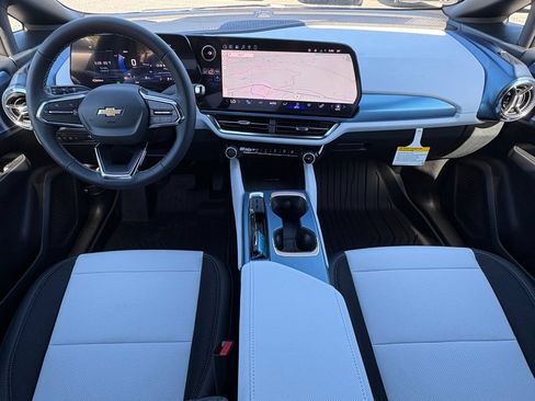 New 2026 Chevrolet Equinox EV LT AWD/4WD image 6