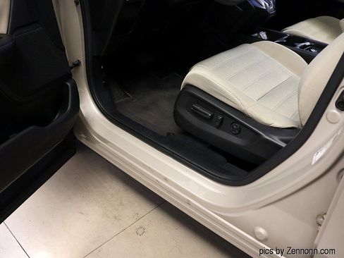 Used 2019 Honda CR-V EX image 23
