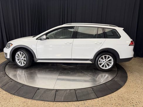 Used 2018 Volkswagen Golf Alltrack SE image 4