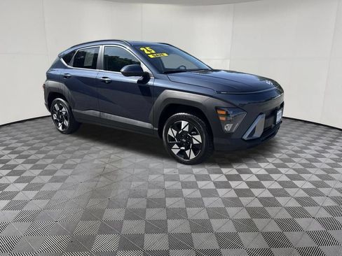 Certified 2025 Hyundai Kona SEL AWD/4WD image 3