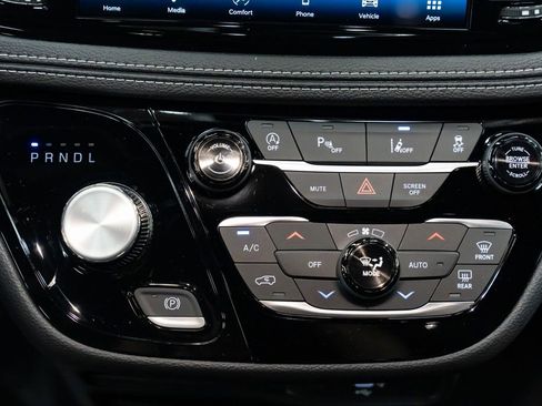 New 2026 Chrysler Pacifica Select image 13