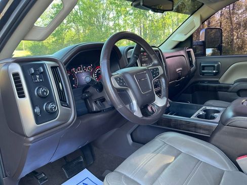 Used 2016 GMC Sierra 2500 Denali w/ Duramax Plus Package AWD/4WD image 16