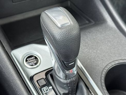 Used 2025 Nissan Altima 2.5 SV FWD image 33