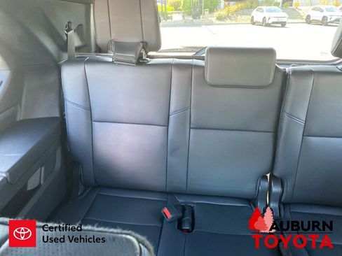 Used 2024 Toyota Sequoia Platinum AWD/4WD image 20