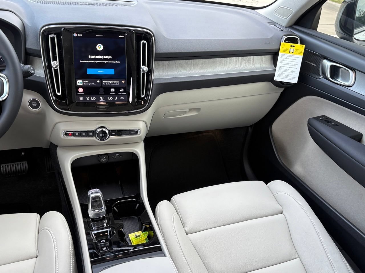 New 2026 Volvo XC40 B4 Plus w/ Protection Package Premier FWD image 10