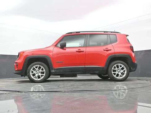 Used 2023 Jeep Renegade Latitude w/ Premium Group AWD/4WD image 57