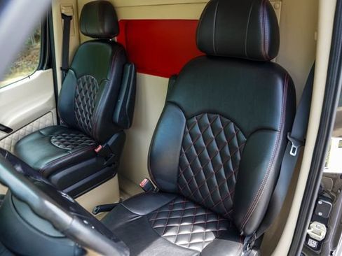 Used 2016 Mercedes-Benz Sprinter 2500 image 19