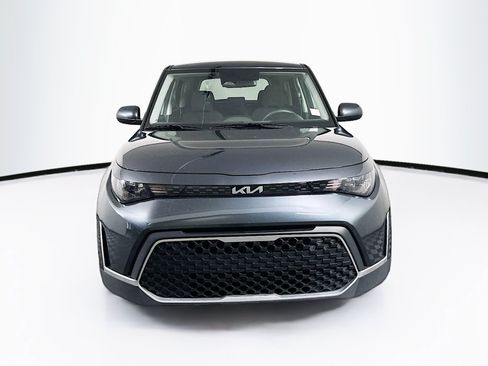 Used 2025 Kia Soul LX w/ LX Technology Package FWD image 2