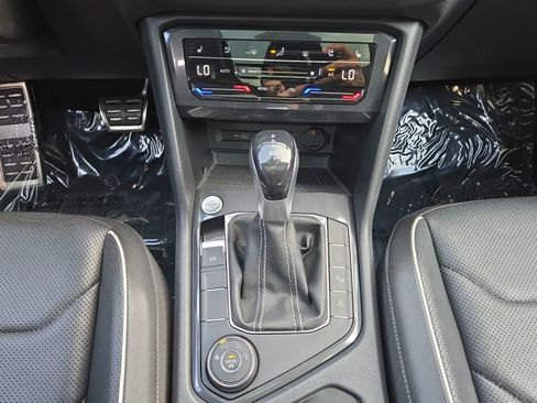 Used 2022 Volkswagen Tiguan SEL R-Line AWD/4WD image 20