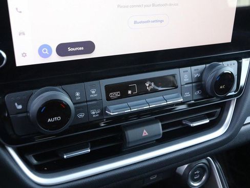 Certified 2025 Toyota Grand Highlander AWD image 19