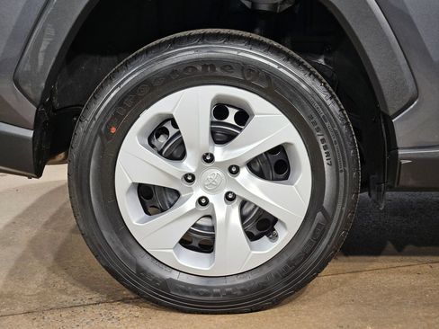 Certified 2025 Toyota RAV4 LE AWD/4WD image 17