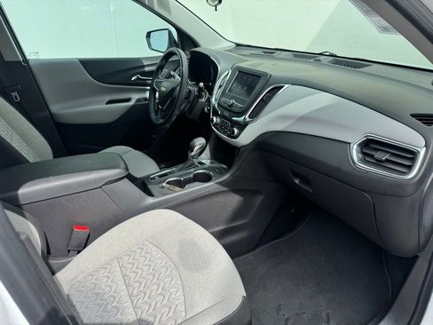 Used 2024 Chevrolet Equinox LT FWD image 16