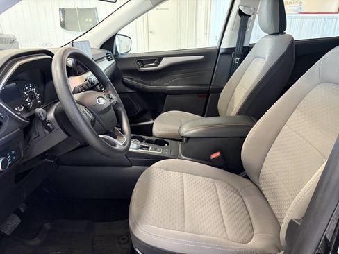 Used 2022 Ford Escape SE image 9