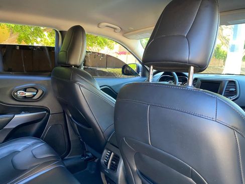 Used 2020 Jeep Cherokee Latitude Plus FWD image 50