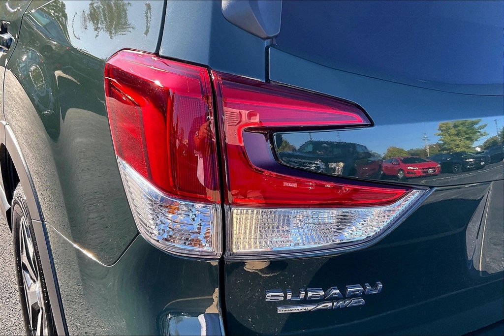 Certified 2024 Subaru Forester Premium AWD/4WD image 29
