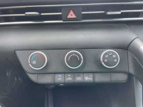 Certified 2025 Hyundai Elantra SE FWD image 29