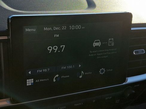 Used 2024 Hyundai Venue SEL image 16