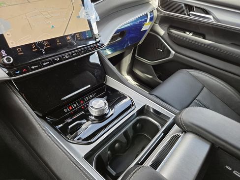 New 2026 Jeep Grand Wagoneer L Limited AWD/4WD image 13