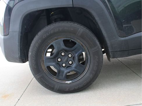 Used 2019 Jeep Renegade Sport image 11