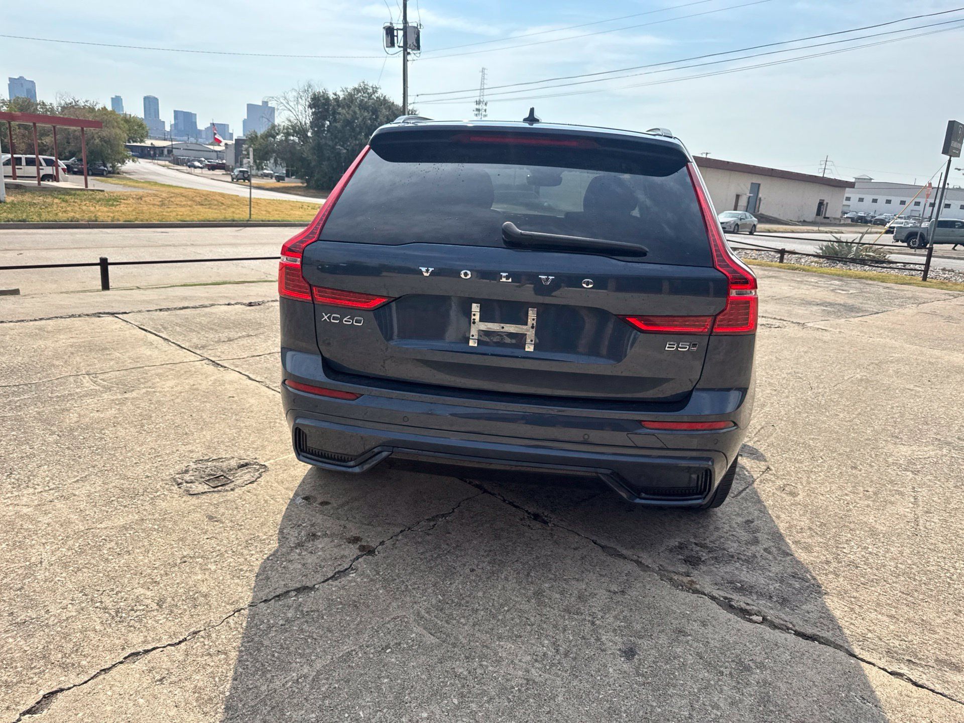 Used 2024 Volvo XC60 B5 Core AWD/4WD image 8
