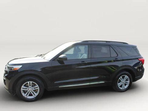 Used 2020 Ford Explorer XLT w/ Equipment Group 202A RWD image 5