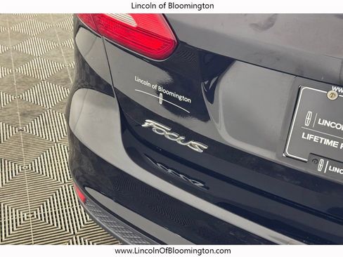 Used 2018 Ford Focus SE w/ Cold Weather Package image 16