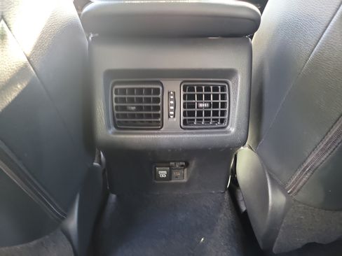 Used 2025 Toyota Camry SE FWD image 15