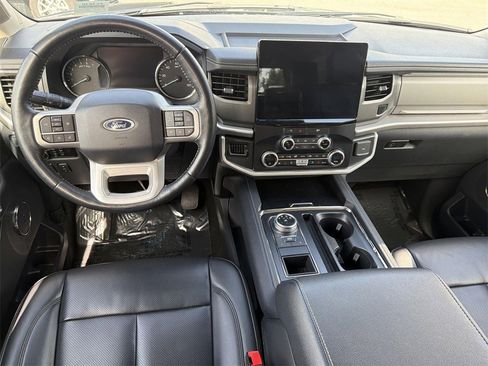 Used 2024 Ford Expedition XLT image 6