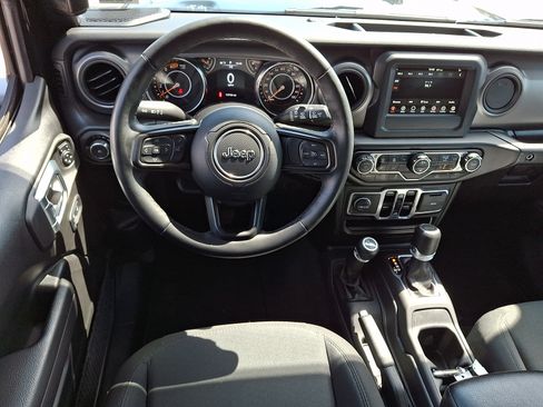 Used 2022 Jeep Wrangler Unlimited Sport AWD/4WD image 11