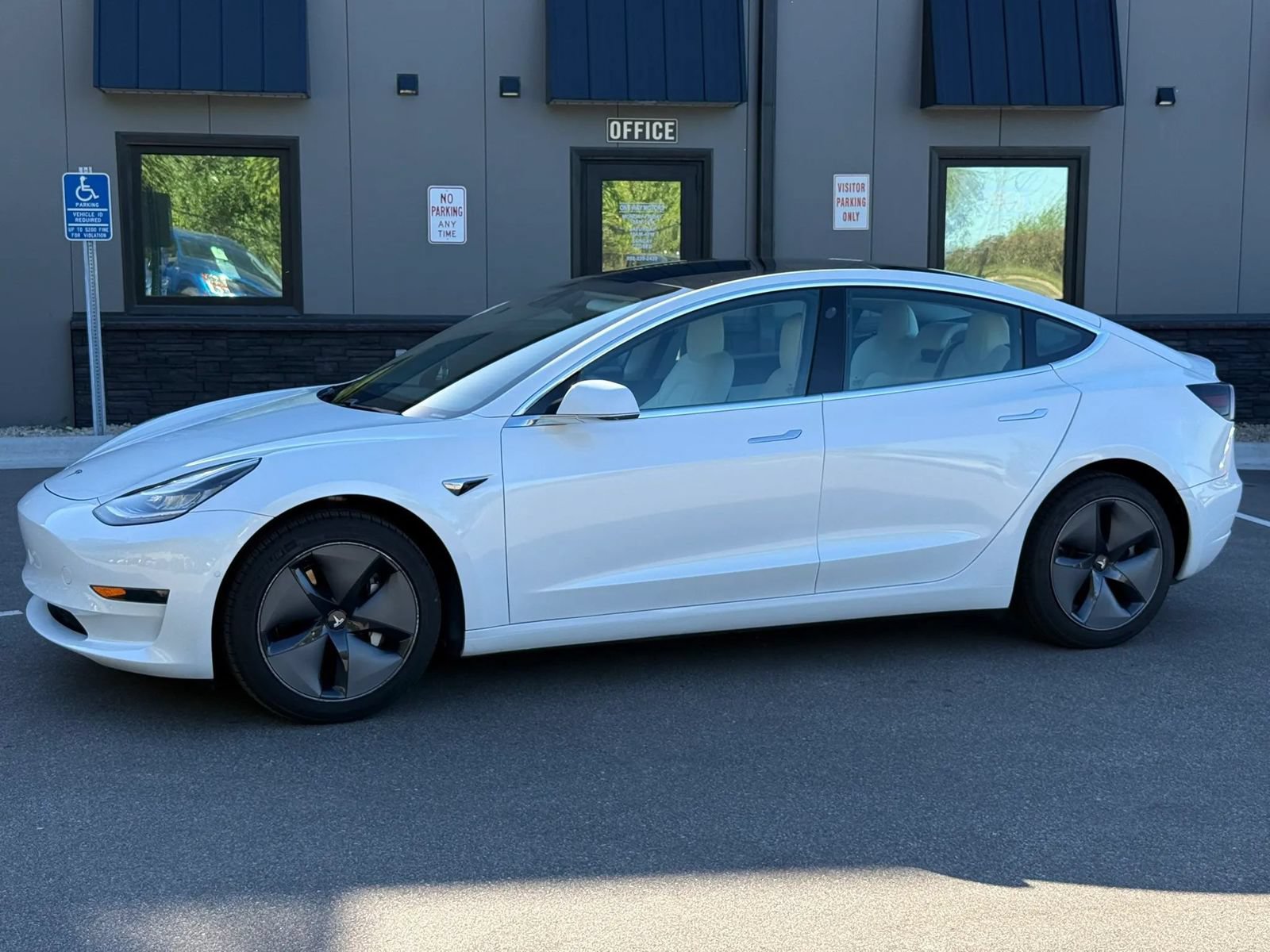 Used 2020 Tesla Model 3 RWD image 2