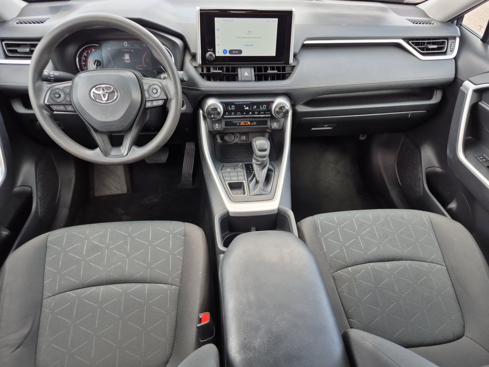 Used 2024 Toyota RAV4 XLE AWD/4WD image 25