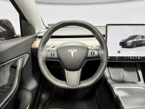 Used 2022 Tesla Model Y Long Range AWD/4WD image 7