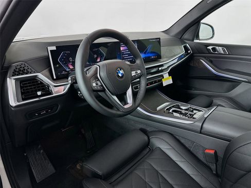 New 2026 BMW X5 xDrive40i w/ Parking Assistance Package image 9