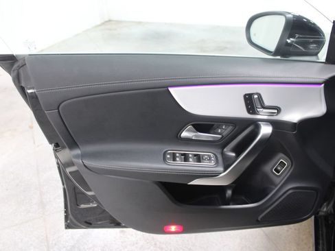 Used 2025 Mercedes-Benz CLA 250 image 17