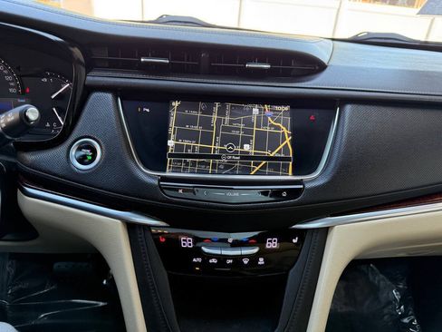 Used 2017 Cadillac XT5 Luxury w/ Driver Awareness Package FWD image 14