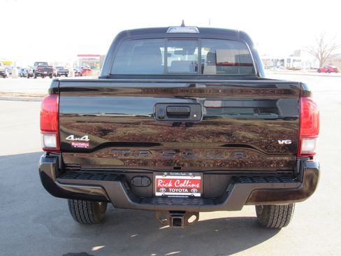 Used 2022 Toyota Tacoma SR image 7